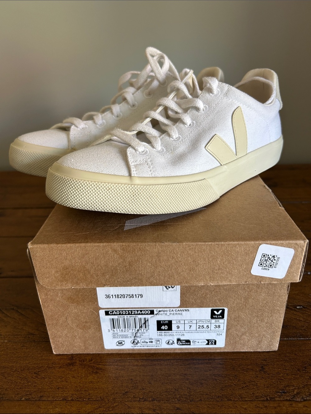 Veja Campo canvas sneakers size 40/9